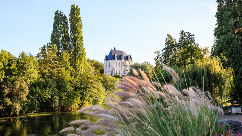 Châteauroux est situé au Sud des châteaux de la Loire au cœur de la campagne Berrichonne